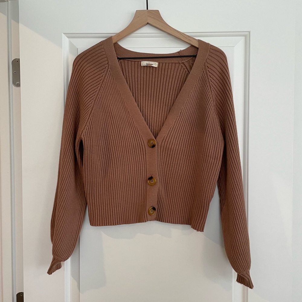 Ribbed brown sweater